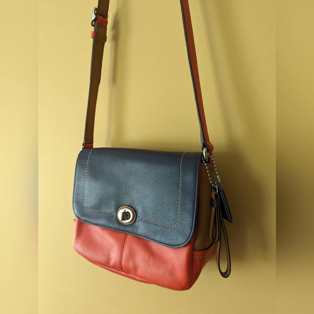 NEW Vintage Coach Crossbody Bag - Picture 4 of 7